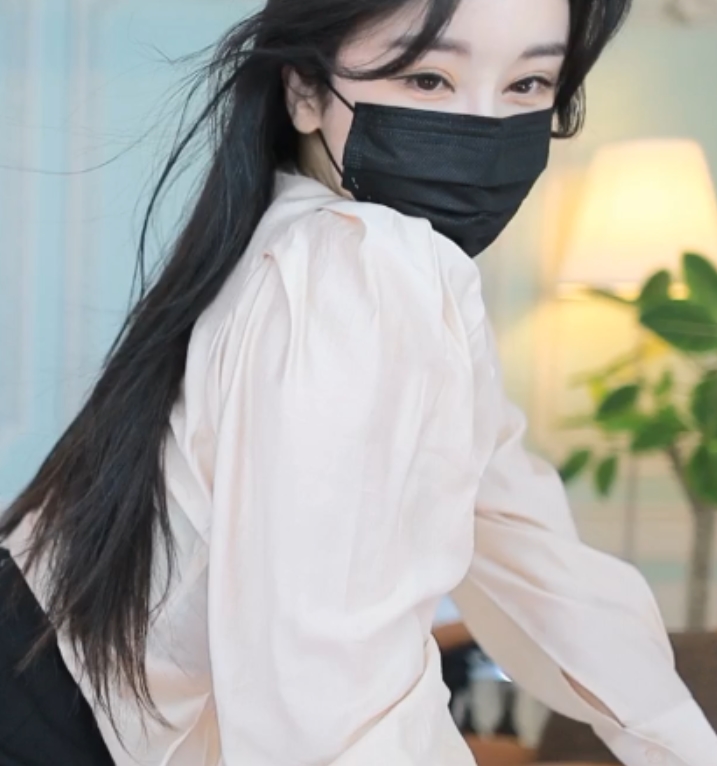 根据您提供的内容，为该商品取一个国内主播热舞大集锦NV+50G百度盘下载