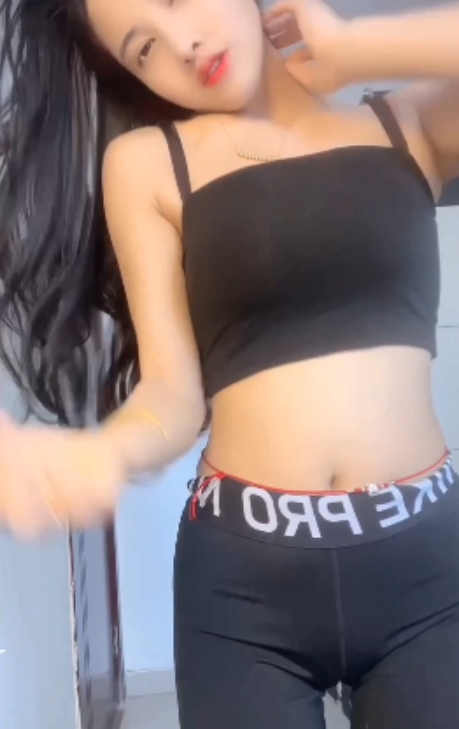 小岚岚最新视频：12V画质，986MB大小，百度盘下载6月更新