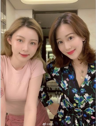 抖音百万网红痞幼：尺度私拍作品引发争议视频丰富多样