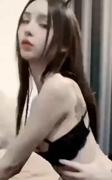 Newty超甜女孩的粉丝专属服务|胡子大叔的精彩内容