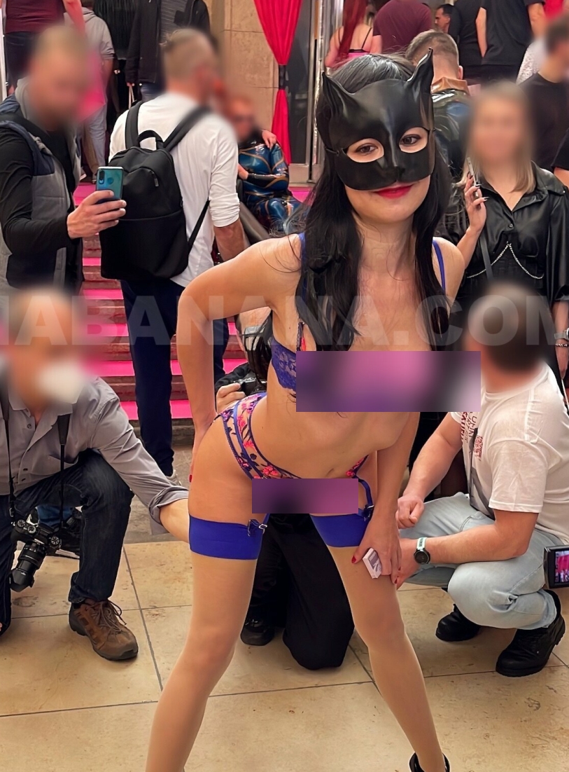 媚黑妻子miabanana:84v53.7g视频魅力无限