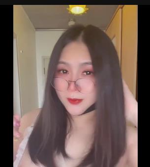 bang：快乐生活专属巨胖臀，光头仔TS男的