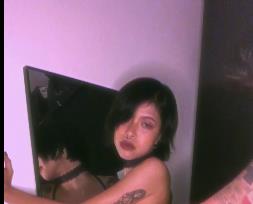 高颜值小姐姐自拍7分钟视频，唢呐表演惊艳下半身坐桩技巧吸睛，男性角色手持棍子技艺高超，鼻环展现个性魅力，赶紧下载观看！