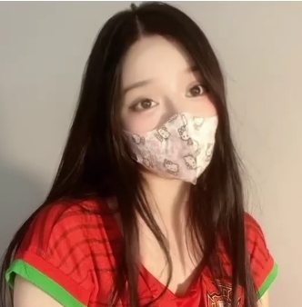 青春抚媚的美少女御梦子