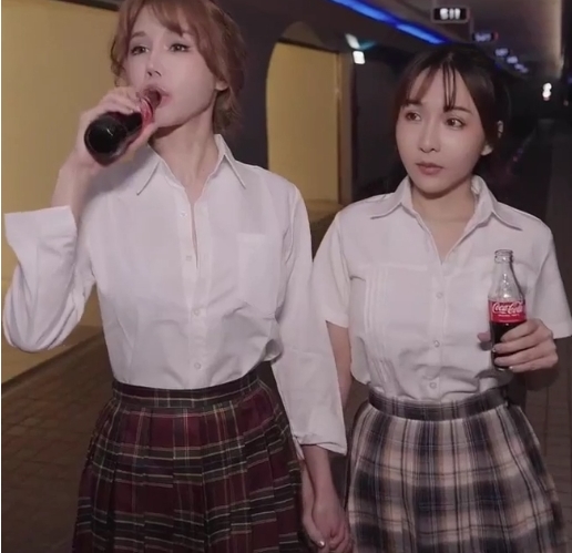 辛尤里闺蜜诸葛木马玩弄升天辛尤里闺蜜玩弄诸葛木马，升天享受无限乐趣