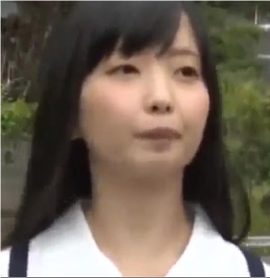 岛国剧情：桌底的秘密