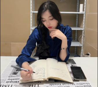 秀人网套路婊白嫩大长腿美女补课视频1V-888M