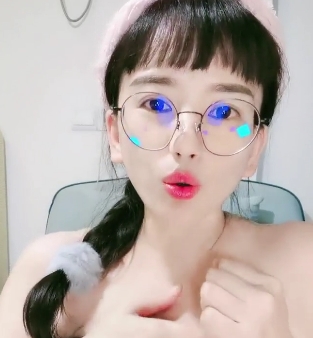 漂亮的女孩白皮肤娃娃像天使的脸蛋[1V+363M][百度盘]