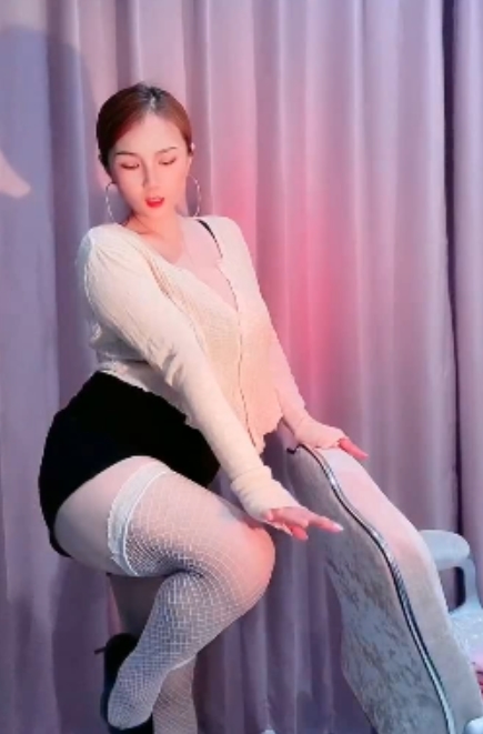 快手8V性感小野猫依依sir143mb百度盘