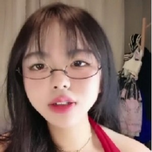 两姐妹黑丝露脸有趣诱惑特写