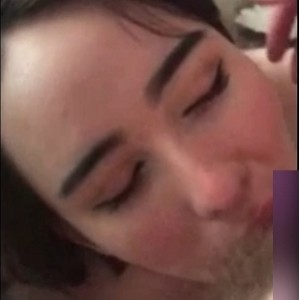 钻石泄密：4K高清性感美女抠动怼脸上精华版1V218MB多种下载方式