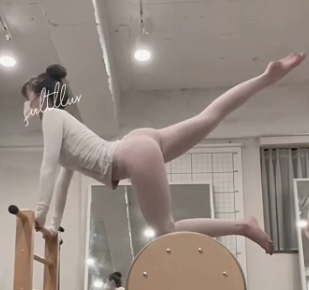 星优儿的尤物女神闺蜜互动轰趴百度盘