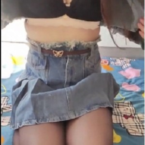 美腿黑丝系列1V220M自行打包，精彩sao xue内释，百度盘下载