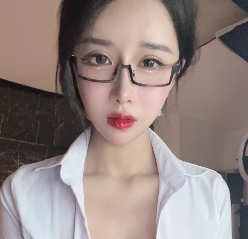 小恩雅12V土豪百元定制合集7.56G，百度盘转载搬运