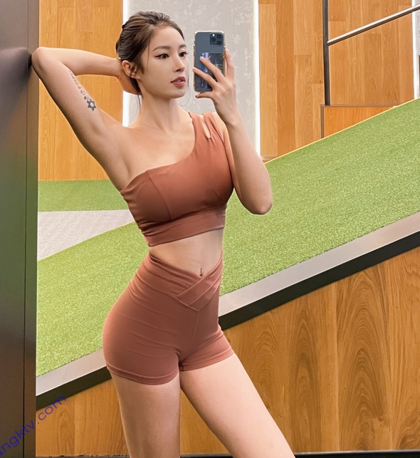 微博网红田雨诗amber运动模特冠军完美身材精选合集