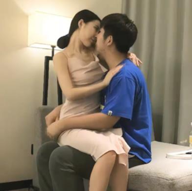 《宅男女神：杜撰的小宝寻花系列之旅》：网红宅男珍藏的精彩视频，让你感受无限的魅力！