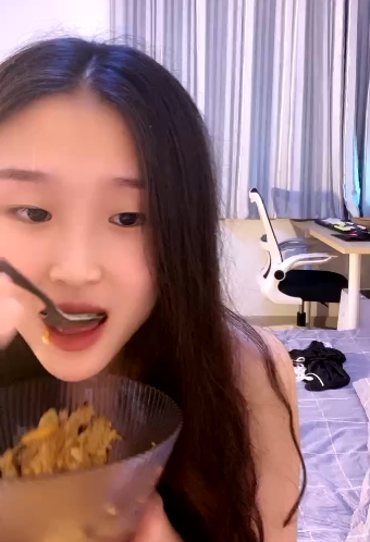 精选清纯美少女爱的小公主，献身爱情的勇气与美丽