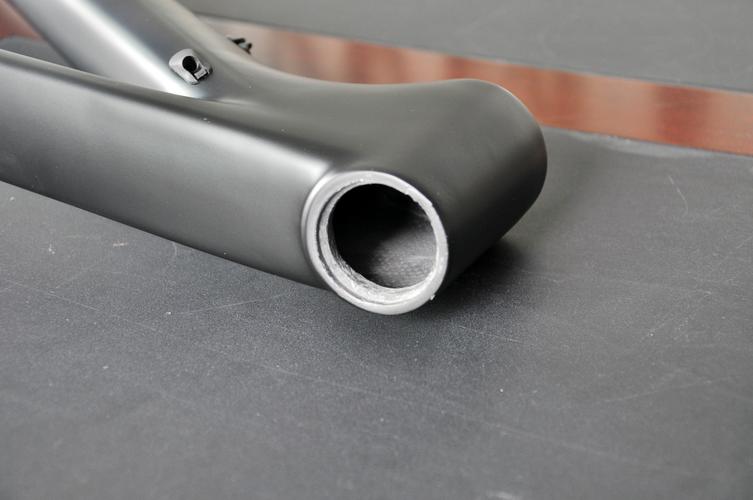 制作精致碳纤维车架：从材料到阿里云Drive