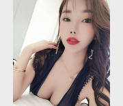 经历过漫长而艰辛的拼搏，让我们更加明白，只有站在巨人的肩膀上，才能拥有更多的成功！恒淼淼650W粉丝私拍：社保姬苗条车头灯高科技熊，1.1G视频火烧心中！