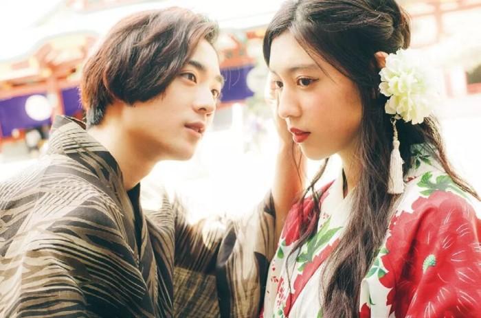 勇敢活下去：1996三日月湖事件的爱情剧情