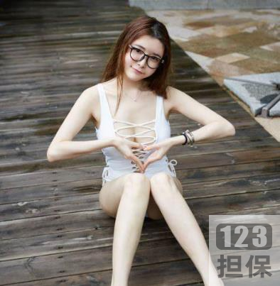 《精选巨兔御姐小秋秋珍贵作品集：肉感激凸颜值，玉兔小翘臀大长腿，ComicBody九妖，男朋友酒吧Olive绝唱，自拍绝美画面》