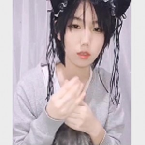 姬韵韵,这个“狐狸精”终于把“狐狸尾巴”露出来了。