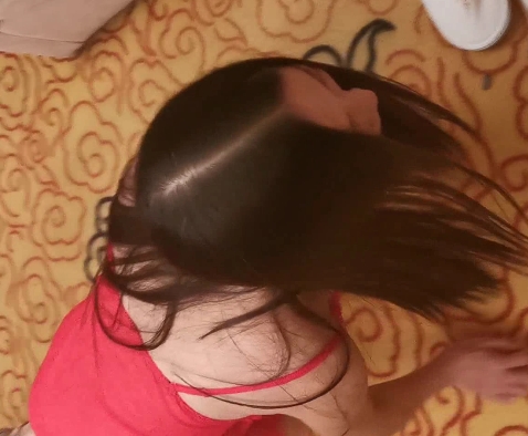 大哥制作的嫂子绿帽行为合集，122个精彩视频，11G资源，观看时请佩戴耳机！