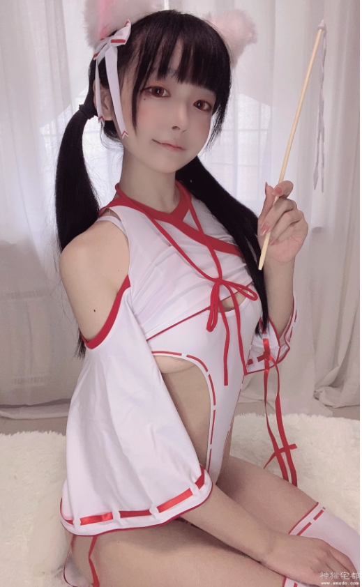 ，展现自己的才华和魅力。观众们对于她的期待也越来越高，希望她能够在未来的作品中继续展现出自己的实力和魅力。想要一睹徐智秀的风采，不妨收藏这套作品合集，一窥她的高颜值、巨凶个性和妹子魅力，感受肉酱般的独特魅力！