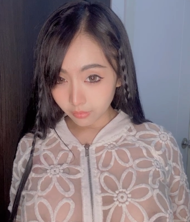 话成为了他的口头禅，也成为了他作品的一个标志。观众们纷纷表示，他的作品让人感觉耐人寻味，不仅能带来笑声，还能引发思考。Xreindeers频道的精彩内容，让人不得不收藏，期待更多精彩的作品呈现。