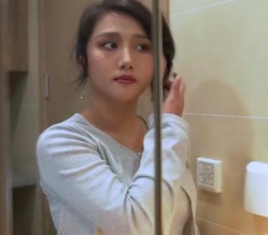 久妖制片厂秘书李梦神秘出声，视频疯传引发热议！