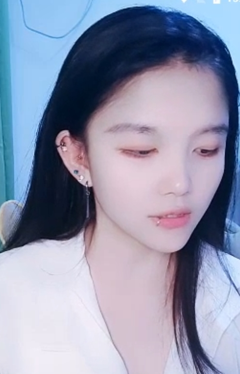 超反差SM月亮女王：22v16.2g视频收藏，百度、ED2K等你探索