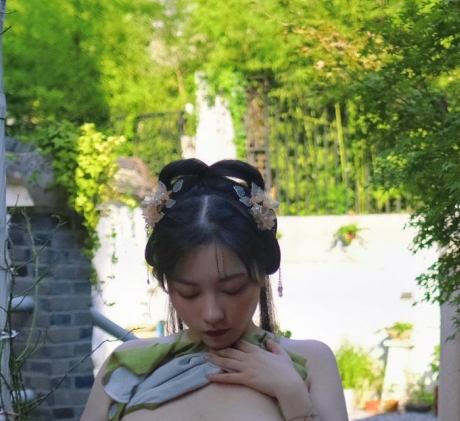 酒月：光“阴”福利姬尺度私拍视图合集[530P+20V/201M]