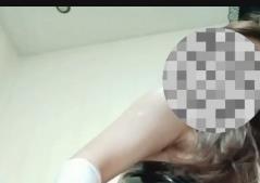 19岁女大学生甜甜的神秘小视频：罕见车灯展示，S~M爱好者的心之钢