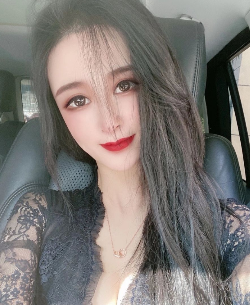 迷人空姐蔓CC私拍1.86G视频，收藏珍藏