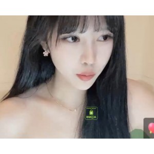 MiSSLee01：1v+548M视频自行打包，百度盘人气粉丝超高