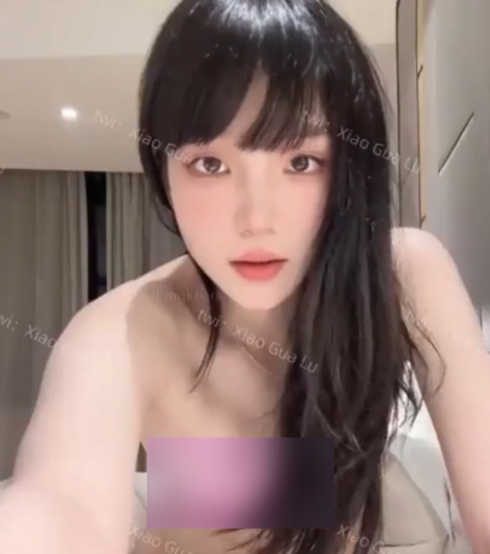 球们看到了她的另一种魅力。这是一份让人热血沸腾的视频合集，让您在观看的同时也能感受到放飞自我的。赶紧点击百度盘，感受球球带来的露脸反差婊之美吧！