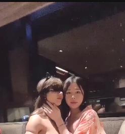 TS系列超美肤白，微博网红张思妮推荐！CsaoNu床上弄，卫生间后推车，释放肌肤活力！