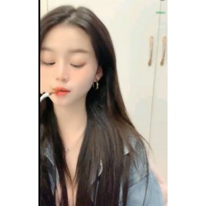 绿茶主播蓓蓓最新福利视频29V曝光，文件大小586MB，时长32分44秒，粉丝热议中
