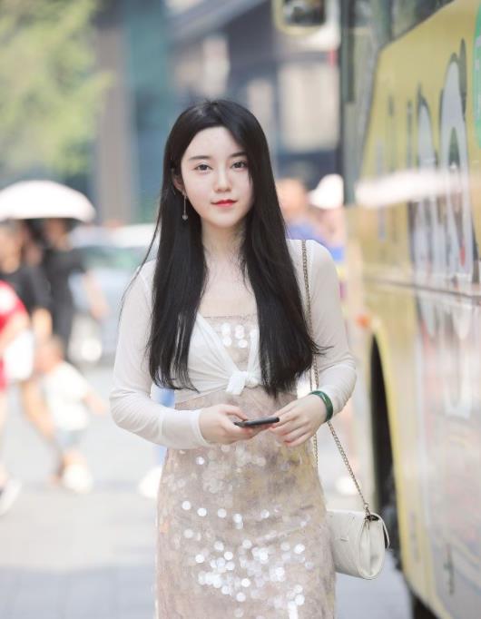 P站美女星优直播合集：国人美少女游戏资源，互动礼物单人福利，总2.87G