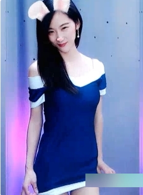 性感女主播小小兔：梦想之旅中的眼前一亮的颜值和性感头发