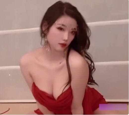 杨晨晨：迷人容颜与性感身材的精选模特