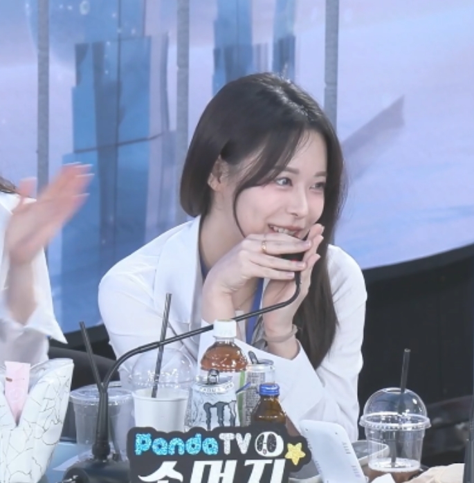 [转载搬运]jinricp韩国女团2月19日超强直播+VIP内容原档合集43G[包含10部原档超清资源+VIP内容+超长版视频+43G][百度盘]