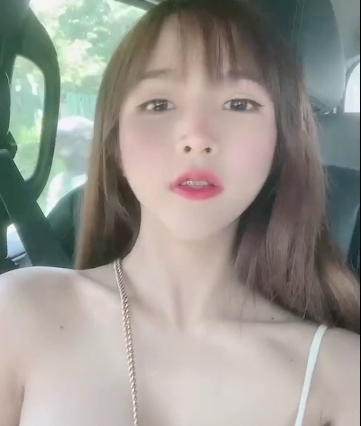 Aomyumi:泰国网红的童颜OnlyFans账号