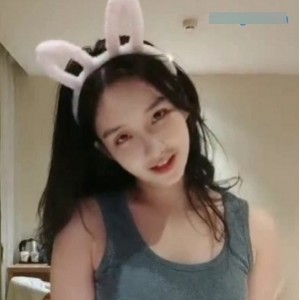 双女神互玩1.8G百度盘