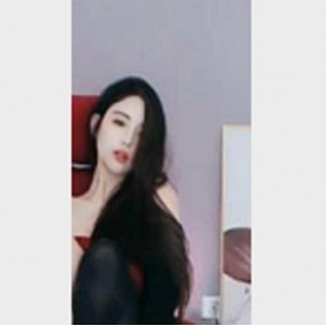 苏樱斗鱼/虎牙热门作品及人气舞蹈绅士美腿水晶透明400MB资源合集