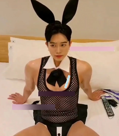 Onlyfans稀缺男男合集17GExwhite01超级帅男主角