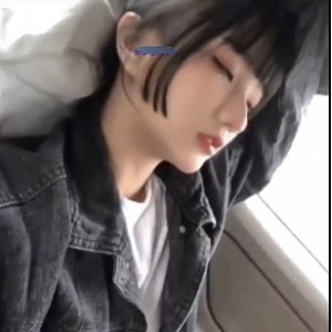 某推校花美女主播绝版77V1.5G浮力姬你夏总颜值丰满细腰翘蜜美腿室外抖M