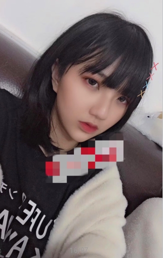 某推校花美女主播绝版77V1.5G浮力姬你夏总颜值丰满细腰翘蜜美腿室外抖M