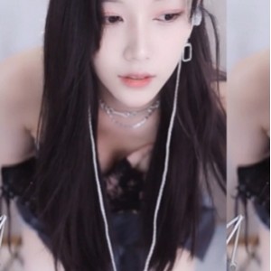 斗鱼热门女主播：萌七、小a懿、考拉、朴雨彬、不知火，颜值+身材+作品，让你感受暖风的魅力