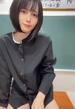 《秋月真凌：伪娘的美丽与活力》